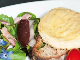 Une salade de fromage Pérail IGP